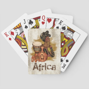 Afro-Amerikaanse vrouw speelt kaarten