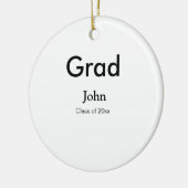 afstudeerder jongen voegt naam toe bevat datumteks keramisch ornament (Links)