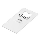 afstudeerder jongen voegt naam toe bevat datumteks kredietkaart flessenopener (Voorkant Gekanteld)