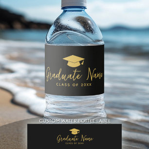 Afstudeerder Naam Script met Pet - Zwart Goud Afst Waterfles Etiket