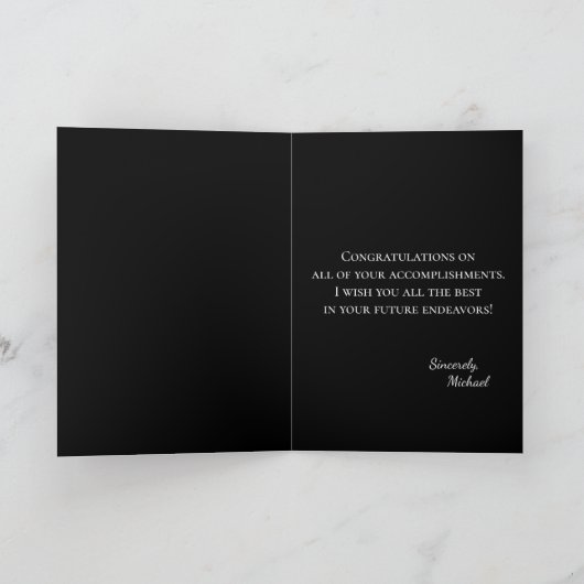 Afstudeerder voor zwart-wit kaart (Binnen)