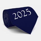 Afstudeerdop 2025 -monogrammed - Dark Navy Stropdas (Opgerold)