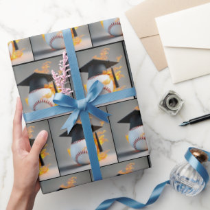 Afstudeerdop op een vlammende honkbal cadeaupapier