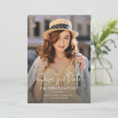 Afstuderen 2 foto's Bewaar de datum Party Aankondiging (Staand voorkant)