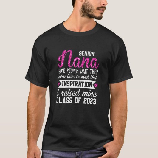 Afstuderen Afstuderen van de vrouw Proud Senior Na T-shirt (Voorkant)
