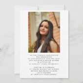 Afstuderen foto Elegant zwart-wit afstuderen Aankondiging (Achterkant)