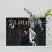 Afstuderen foto van het Serif Afstuderen Folie Uitnodiging (Staand Voorkant)