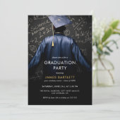 Afstuderen in Blue Gown met Mathematisch schoolbor Kaart (Staand voorkant)