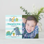 Afstuderen Kindergarten Foto Dinosaurs Boy Schatti Aankondiging (Staand voorkant)