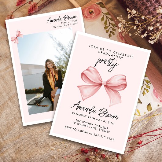 Afstuderen Roze Bow Elegant Trendy Invitation Kaart