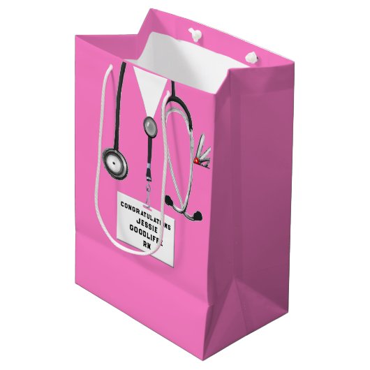 Afstuderen van de verpleegschool Middelgrote Gift Medium Cadeauzakje (Voorkant Gekanteld)