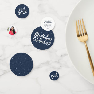 Afstuderen viering marineblauw afstudeerder confetti
