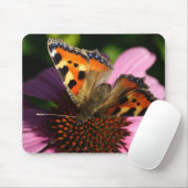 Aglais urticae muismat (Met muis)