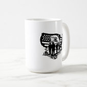 Aigle avec drapeau américain & soldats Mug (Devant droit)