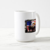 Aigle avec drapeau américain & soldats Mug (Devant droit)