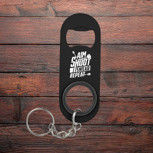 Aim Shoot Swear Repeat - Grappig pijltje Mini Flessenopener