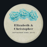 Aimant 3 Roses Turquoises d'aquarelle sur Tan Mariage dam<br><div class="desc">Un aimant mariage personnalisé. Avec un trio simple de roses turquoises peints avec des aquarelles.  L'Arrière - plan est un motif de damas tanné. Personnalisez avec vos noms et votre date de mariage.</div>