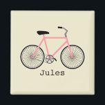 Aimant à bicyclette rose<br><div class="desc">Un aimant avec l'illustration d'un vélo rose melon. Personnalisez avec votre nom sous vélo.</div>