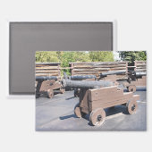 Aimant A Collection of Cannons (Recto/Verso)