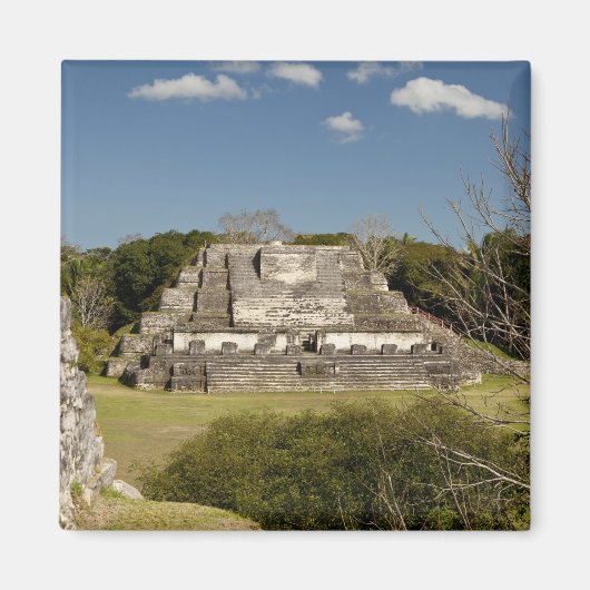 Aimant Altun Ha est un site maya qui remonte à 200 (Devant)