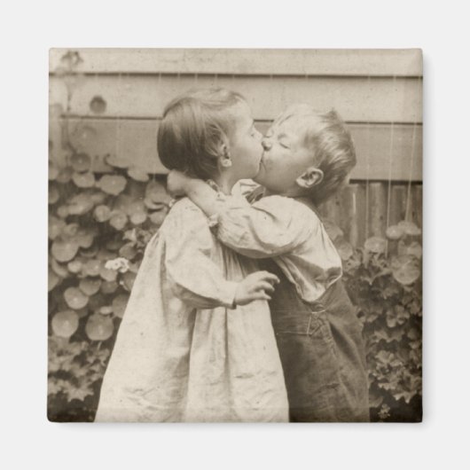 Aimant Amour vintage Photo d'enfants s'embrassant dans un (Devant)