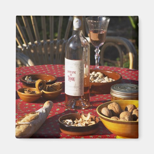 Aimant Apéritif et hors-d'oeuvre préparés : pain, olives, (Devant)