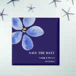 Aimant Aquarelle bleue Enregistrer le Mariage date<br><div class="desc">Une aquarelle simple et élégante sauve l'aimant mariage date. L'illustration de la fleur bleue est parfaite pour accompagner votre mariage à thème bleu. Illustré et dessiné par Patricia Alvarez.</div>
