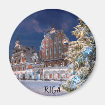Arbre de Noël et maison des Têtes noires à Riga Ma