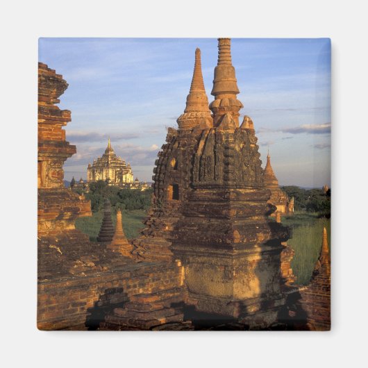 Aimant Asie, Myanmar, Bagan. Anciens temples et (Devant)
