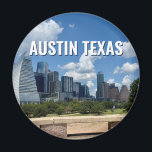 Aimant Austin Texas City Skyline Photographie<br><div class="desc">Cet aimant moderne d'Austin Texas présente un ciel bleu magnifique et des nuages au-dessus de la ligne d'horizon de la ville. Tous les nouveaux bâtiments contre les beaux arbres verts qui incarnent la beauté du centre-ville urbain et la nature des lieux. Un cadeau de séjour idéal pour un visiteur ou...</div>