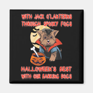 Aimant Avec Jack O Lanterns à travers des brouillards eff