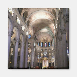 Aimant Basilica of Sainte Anne de Beaupre, Québec, Canada