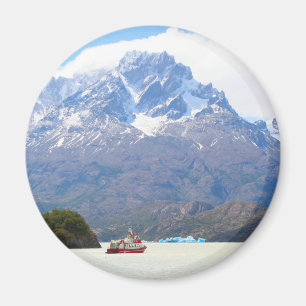 Aimant Bateau et montagnes, Patagonia, Chili
