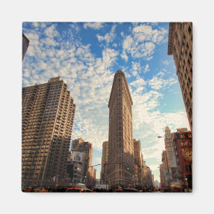 Aimant Bâtiment de Flatiron de NYC, vue large, nuages