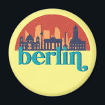 Aimant Berlin Allemagne City Skyline Retro Cityscape Art<br><div class="desc">Design urbain vintage et rétro avec une belle skyline, attraction touristique et art urbain. gratte-ciel Cool et silhouette de construction merchandises pour touristes et voyageurs. Parfait comme souvenir à rapporter à la maison lorsque vous voyagez dans le monde entier. Enregistrez la mémoire de votre voyage et de vos vacances en...</div>