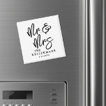 Aimant Black White Script Wedding Favor<br><div class="desc">Personalized Wedding Magnet Favor. These custom magnets feature a simple black and white design with a clean white background and crisp black fonts for a timeless look. “Mr. & Mrs” appears in large handwritten script, paired with a classic serif font for a balanced and elegant style. At the bottom, the...</div>