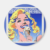 Aimant Blonde mangeant une glace dans un style Pop Art co (Devant)