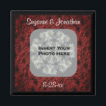 Aimant Burgundy Daisies Wedding Photo Personalized<br><div class="desc">Elegant textured effect burgundy daisies floral design frame save the date wedding announcement favor refrigerator magnet. Ready for your special photo. Fill in your information in the template. Make more changes to text and font size, style, and color by clicking on Customize. Add your photo by clicking on Change and...</div>