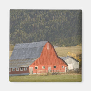 Aimant CANADA, Colombie-Britannique, Enderby. Grange roug