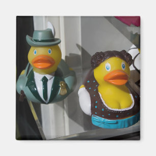 Aimant Canards En Caoutchouc En Costumes Traditionnels