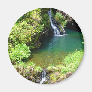 Aimant Cascades le long de la route à Hana, Maui, Hawaï