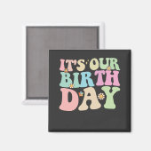 Aimant C'est notre anniversaire jumeaux groovy rétro (Recto/Verso)
