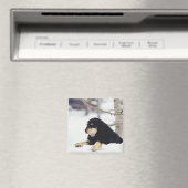 Aimant Chien noir allongé dans la neige (In Situ (Lave-vaisselle))