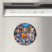 Aimant Chiens Beagle faisant Trick-or-Treating dans un co (In Situ (Lave-vaisselle))