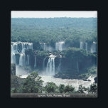 Aimant Chutes d'Iguacu, Parana, Brésil<br><div class="desc">Iguacu Falls,  Parana,  Brésil Belles chutes d'Iguacu,  Parana,  don du Brésil et d'autres paysages du monde entier.</div>