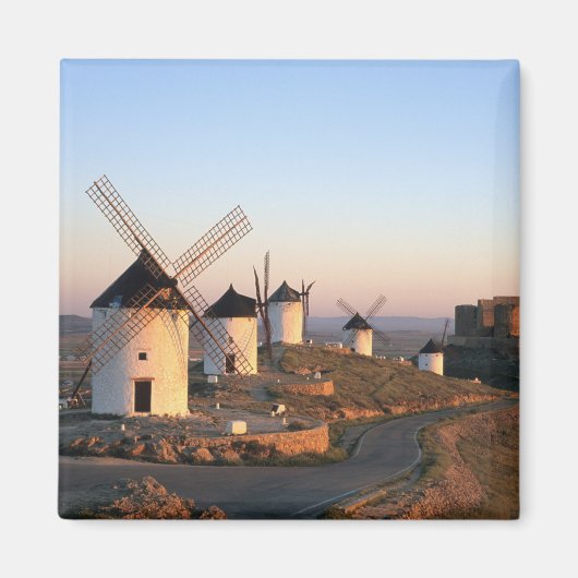 Aimant Consuegra, La Mancha, Espagne, éoliennes (Devant)