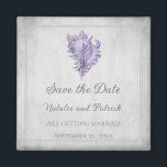 Aimant Coque conch violet Enregistrer l'aimant date<br><div class="desc">Élégant et simple Enregistrer l'aimant Date avec une vintage coque de conque contre un arrière - plan gris grinçant. Ce design est un choix unique pour annoncer un mariage moderne. Facile à customiser avec vos détails mariages. Cliquez sur "Customiser" pour trouver d'autres options de personnalisation.</div>