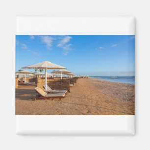 Aimant Côte d'Egypte avec des parapluies sur la plage.JP