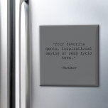 Aimant Créez votre propre devis<br><div class="desc">Créez votre propre aimant de devis personnalisé. Caractéristiques minimaliste typographie de machine à écrire.</div>