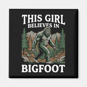 Aimant Croyante en Bigfoot fille sasquatch forêt cryptide